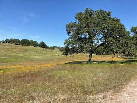 2 Interlake Road, Bradley, CA 93426