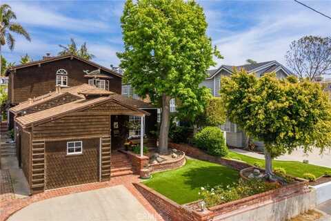 2304 Pine Avenue, Manhattan Beach, CA 90266