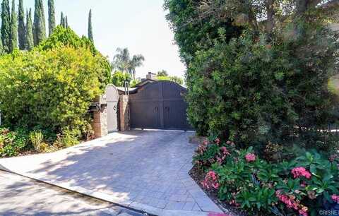 4410 Mammoth Avenue, Sherman Oaks, CA 91423