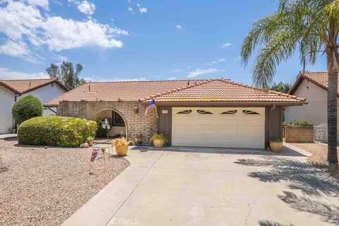 2085 Flame Tree Way, Hemet, CA 92545