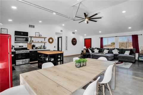 6992 Sierra Avenue, Joshua Tree, CA 92252