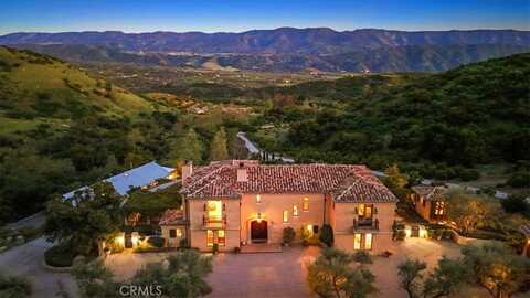 2835 Hermitage Road, Ojai, CA 93023