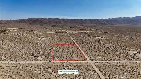 723 Joshua Tree Road, Landers, CA 92285