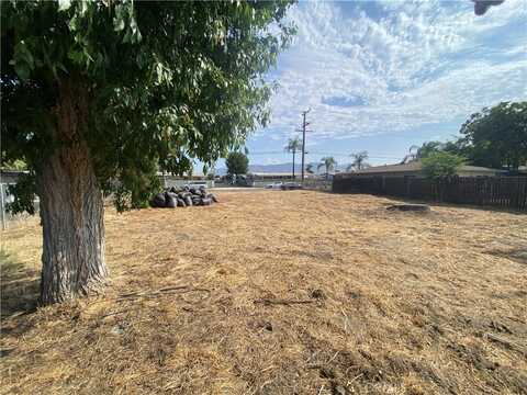 607 W Devonshire Avenue, Hemet, CA 92543