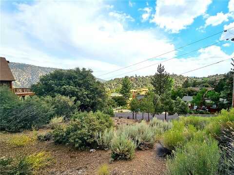 2005 Pioneer Way, Pine Mountain Club, CA 93222