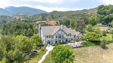 16325 Ravenglen Road, Canyon Country, CA 91387