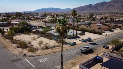 703 Sunnyslope Drive, 29 Palms, CA 92277