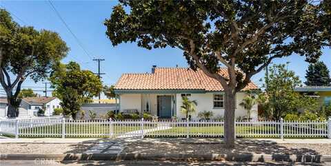 3684 Woodruff Avenue, Long Beach, CA 90808