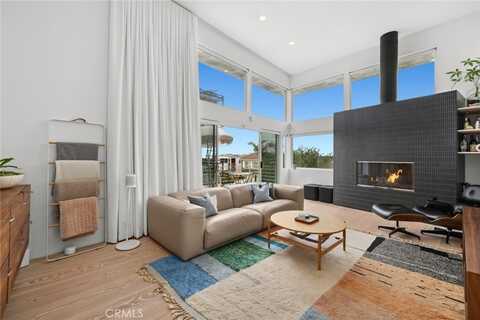 912 Santa Ana, Laguna Beach, CA 92651