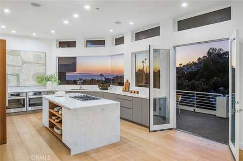 547 Temple Hills Drive, Laguna Beach, CA 92651