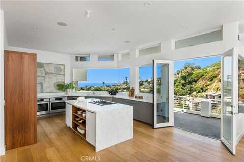 547 Temple Hills Drive, Laguna Beach, CA 92651