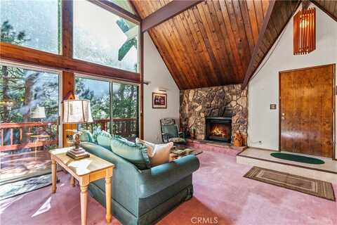 781 Nadelhorn Drive, Lake Arrowhead, CA 92352