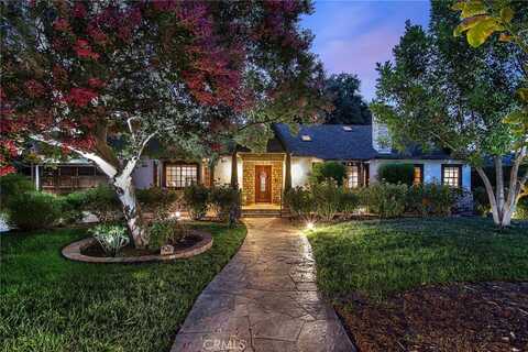 22651 Calvert Street, Woodland Hills, CA 91367