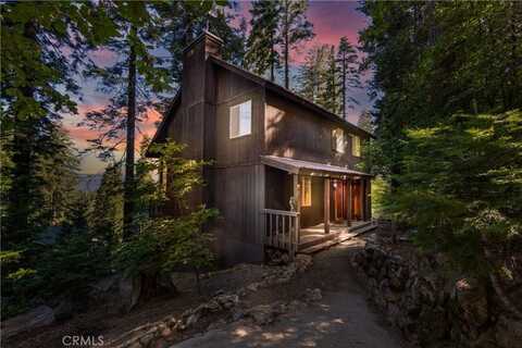 7423 Henness Ridge Road, Yosemite, CA 95389