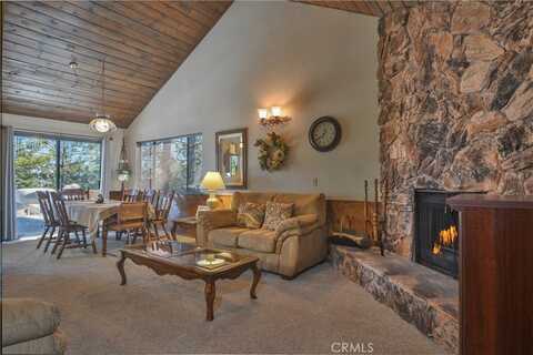 864 Nadelhorn Drive, Lake Arrowhead, CA 92352