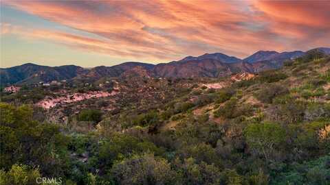 19941 Summit Trail Road, Trabuco Canyon, CA 92679