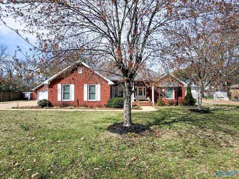 104 Hillside Drive, Muscle Shoals, AL 35661