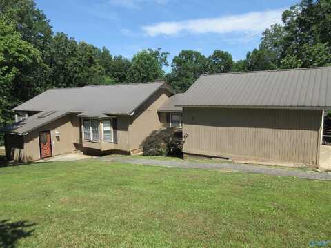 109 Colonial Drive, Scottsboro, AL 35768