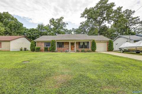 1607 Saginaw Lane SW, Decatur, AL 35603