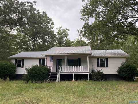 57 11th Street E, Winfield, AL 35594