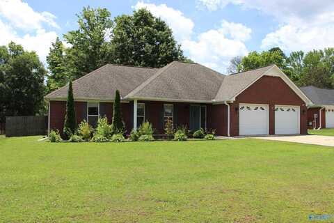 1010 Clint Drive SE, Hartselle, AL 35640