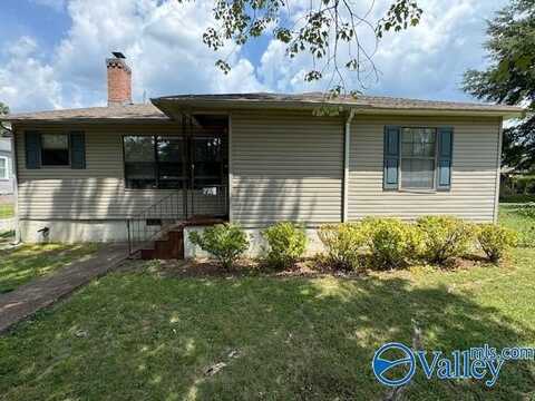 2707 Thornton Circle SW, Huntsville, AL 35801