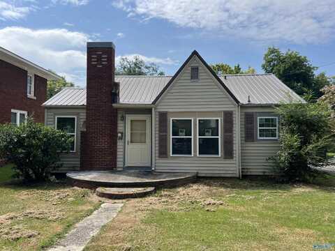 208 S 8th Street, Gadsden, AL 35903