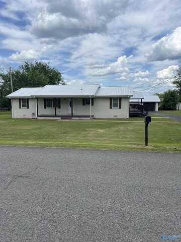 212 Nelson Street NW, Hartselle, AL 35640