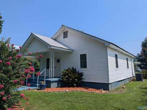 2404 Elm Street, Guntersville, AL 35976