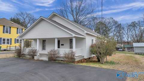 409 S Market Street, Scottsboro, AL 35768