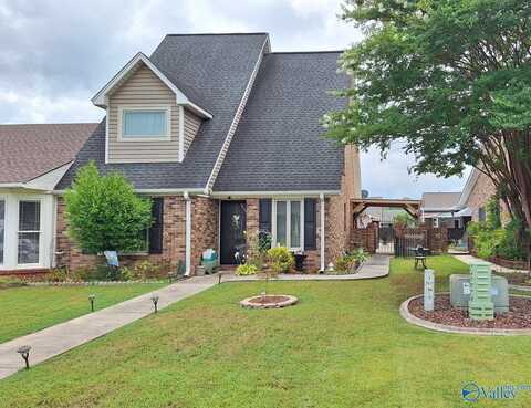 2413 Remington Circle, Decatur, AL 35601