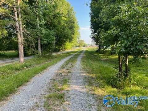 8 E Woods Private Drive, Falkville, AL 35622