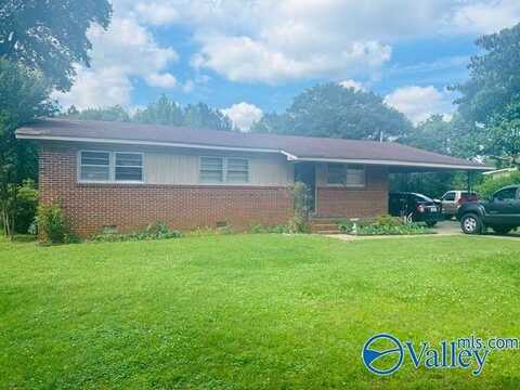 79 Bibb Avenue, Scottsboro, AL 35768