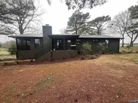 747 Harrelson Circle W, Crossville, AL 35962