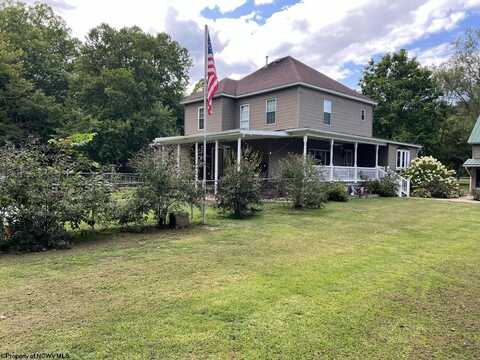 166 Peora Road, Shinnston, WV 26431