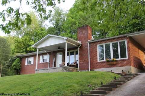 273 Dayton Park Road, Philippi, WV 26416