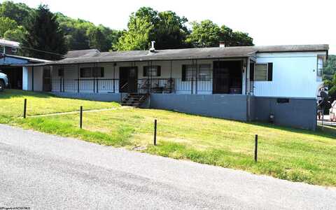 137 1/2 Wolfe Street, Philippi, WV 26416