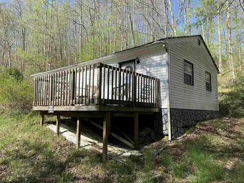 10372 Elk River Road, Frametown, WV 26623