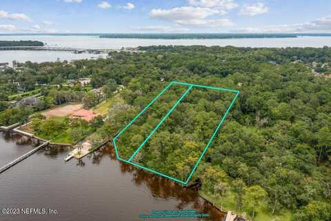 901 CREIGHTON Road, Fleming Island, FL 32003