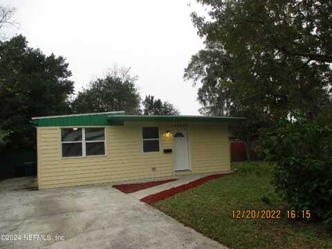 10657 WAKE FOREST Avenue, Jacksonville, FL 32218