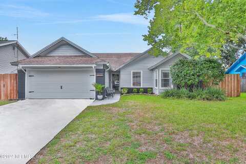 7423 AMANDAS CROSSING Drive N, Jacksonville, FL 32244