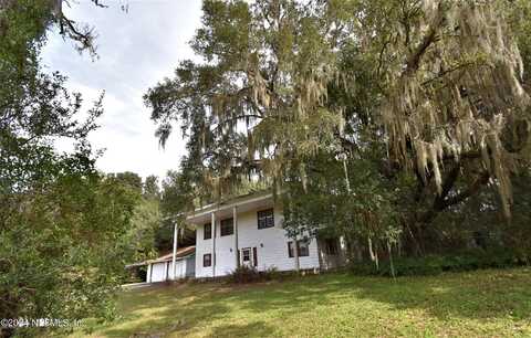 209 CARRIER Road, Crescent City, FL 32112