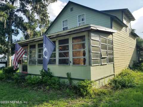 411 OAKWOOD Street, Crescent City, FL 32112