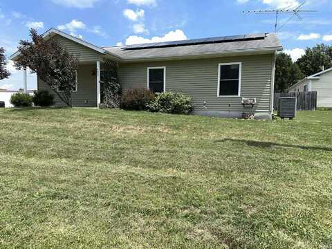 402 1ST Street, Wolcottville, IN 46795