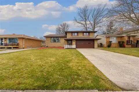 2207 Oaklawn Drive, Parma, OH 44134