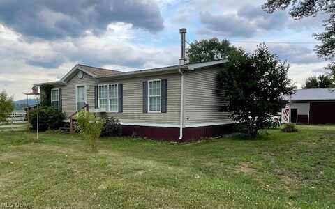 469 Lock Seventeen, Gnadenhutten, OH 44629