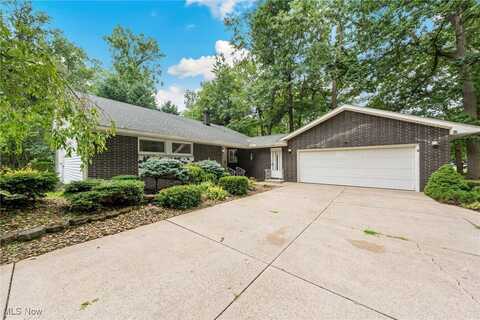 821 Red Hill Drive, Lorain, OH 44052