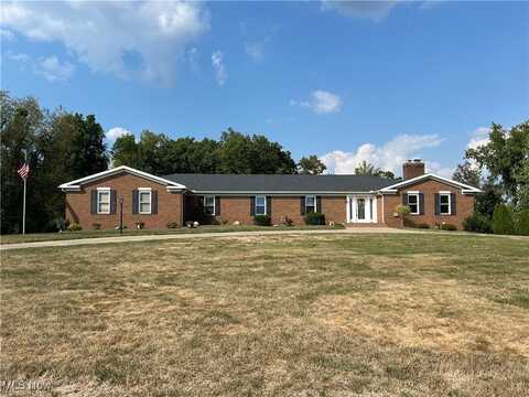 391 Hillcrest Drive NE, New Philadelphia, OH 44663