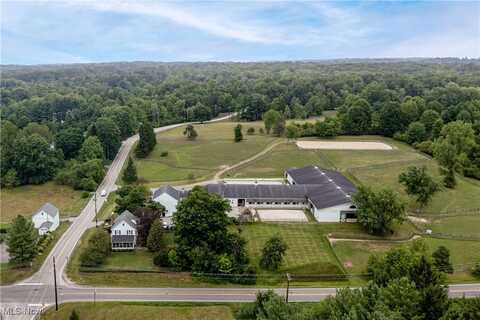 13829 County Line Road, Russell, OH 44022