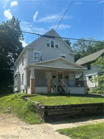 1174 La Croix Avenue, Akron, OH 44307